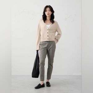 Banana Republic Sloan Slim High-Rise Ankle Pant is a stylish and versatile Pants